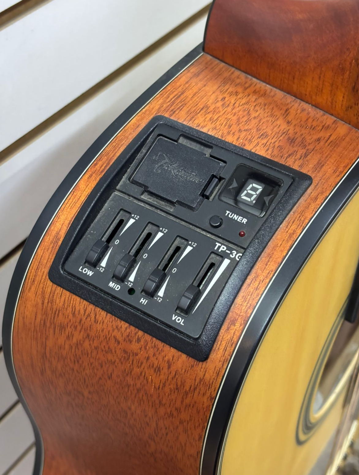 Guitarra Electroacústica Takamine GLD12ENS Natural Satinado – Producto en Remate