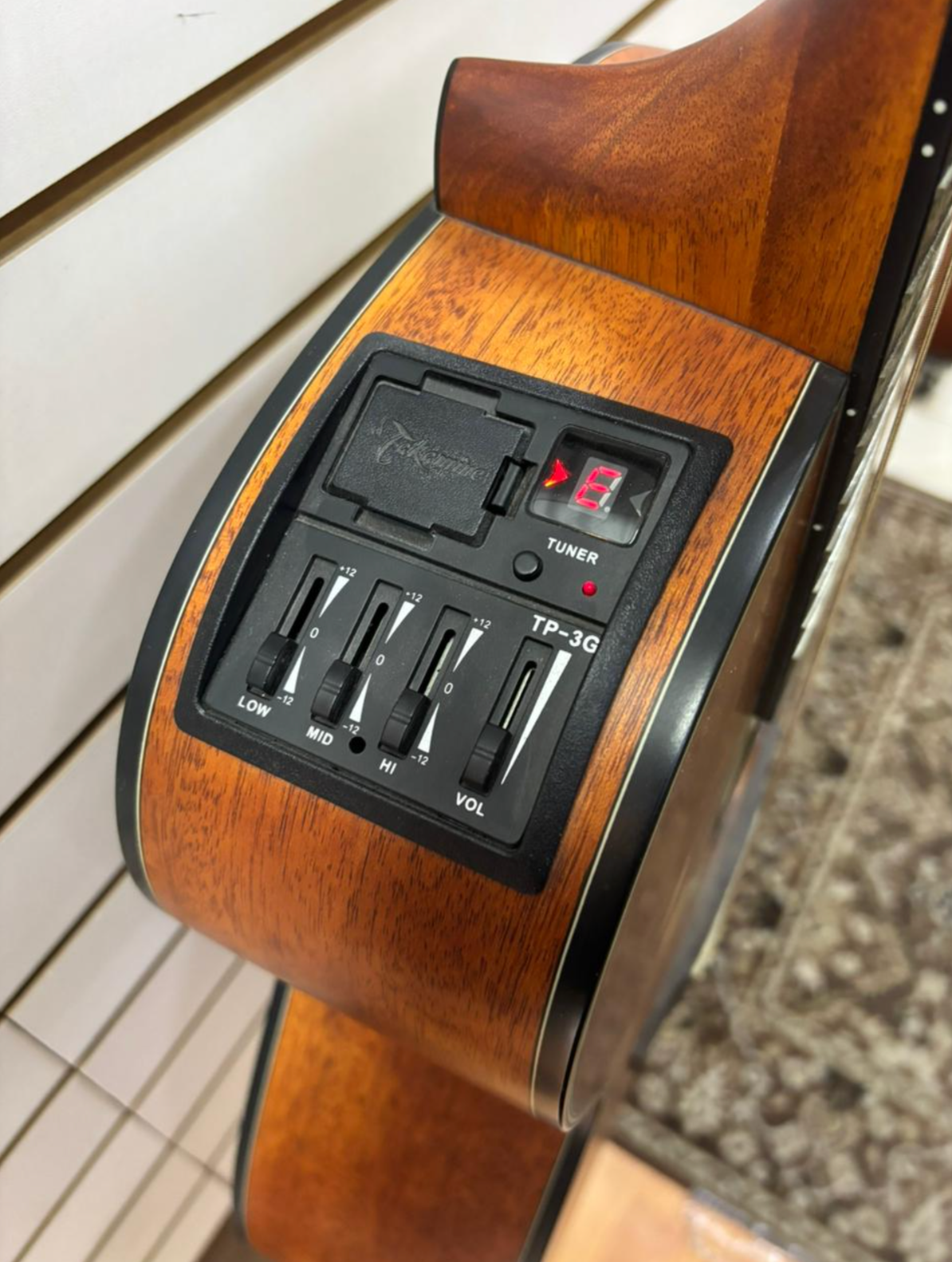 Guitarra Electroacústica Takamine GLN11ENS Caoba – Producto en Remate